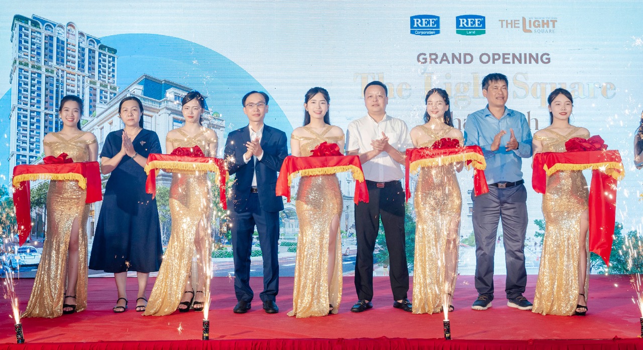 Grand Opening Large